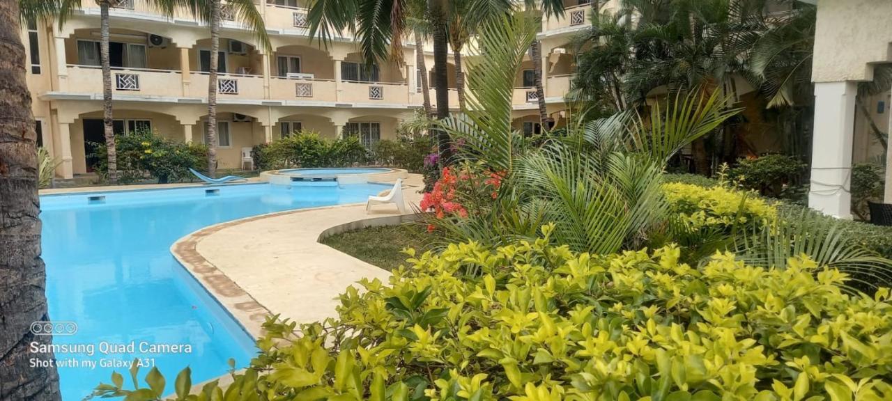 Opp Swimming Poll, Ground Floor, Flic En Flac Bagian luar foto